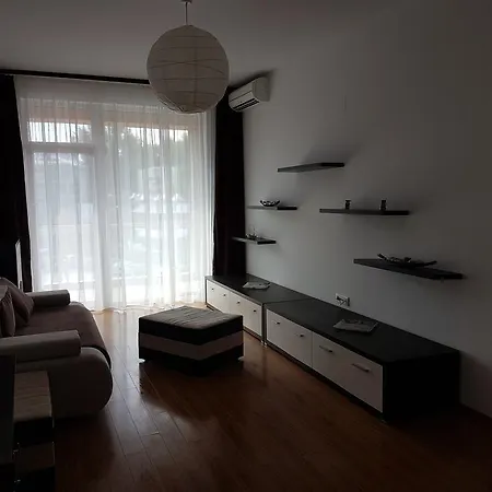 Apartament Floras * אפורי נורד