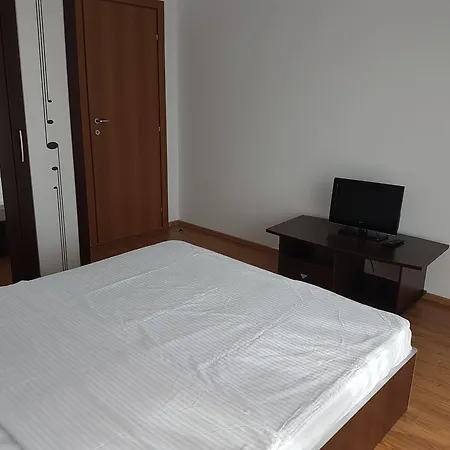 Apartament Floras אפורי נורד